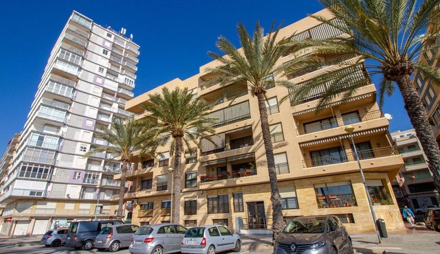 4 bedroom cozy apartment in Santa Pola
