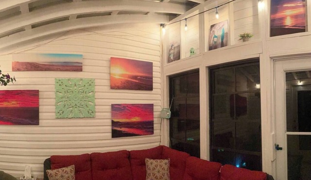 4 bedroom cozy beach house. Large private yard, short walk to the beach!