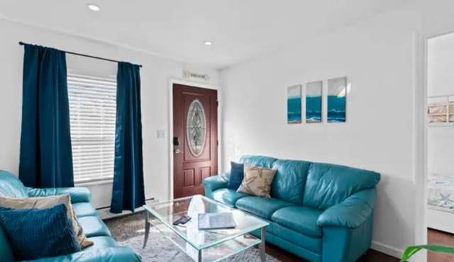 4-bedroom cozy beach house