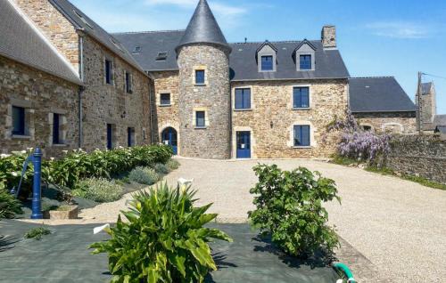 4 Bedroom Cozy Home In Fierville-Les-Mines