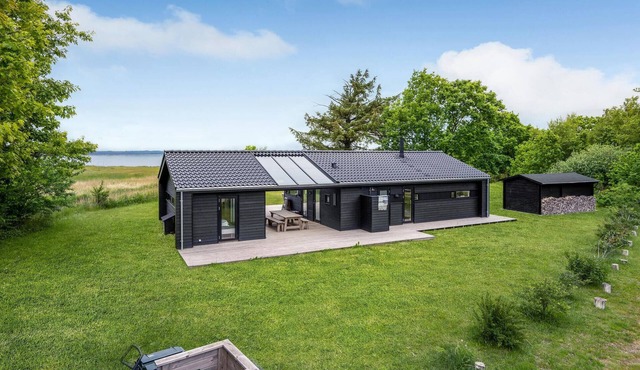 4 bedroom cozy home in Juelsminde