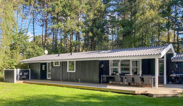 4 bedroom cozy home in Nykøbing Sj