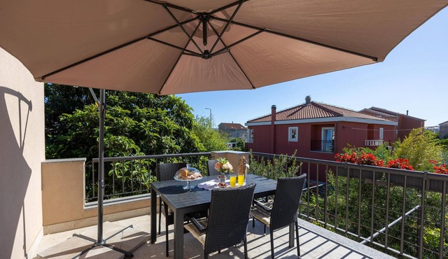 4 bedroom cozy home in Kastel Novi