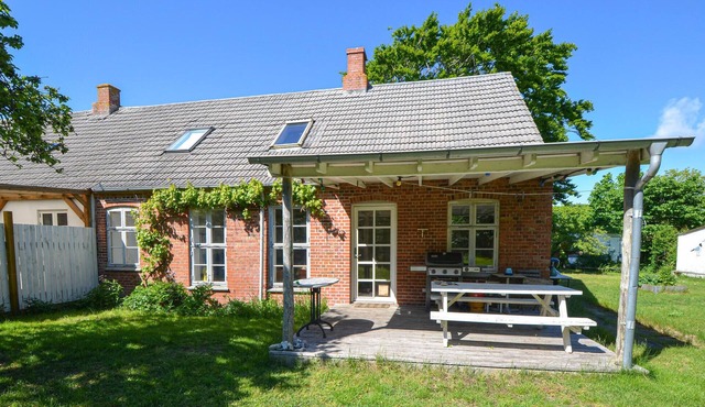 4 bedroom cozy home in Anholt