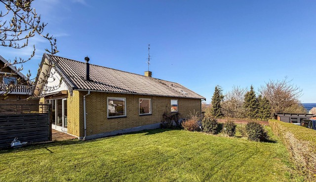 4 bedroom cozy home in Allinge