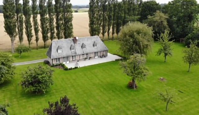 4 bedroom cozy home in épaignes