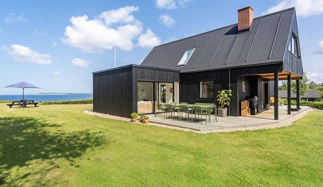 4 bedroom cozy home in Fur