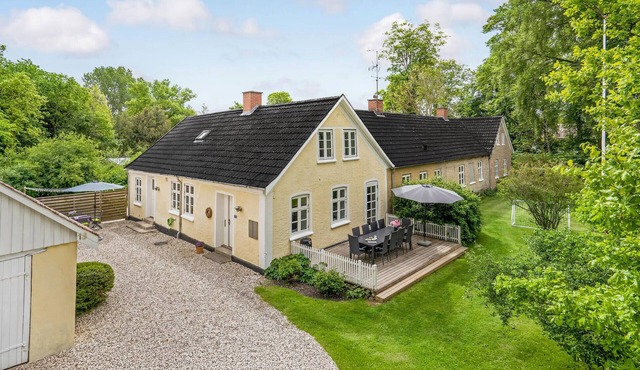 4 bedroom cozy home in Kolind