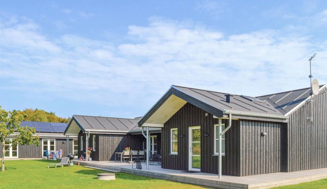 4 bedroom cozy home in Sæby