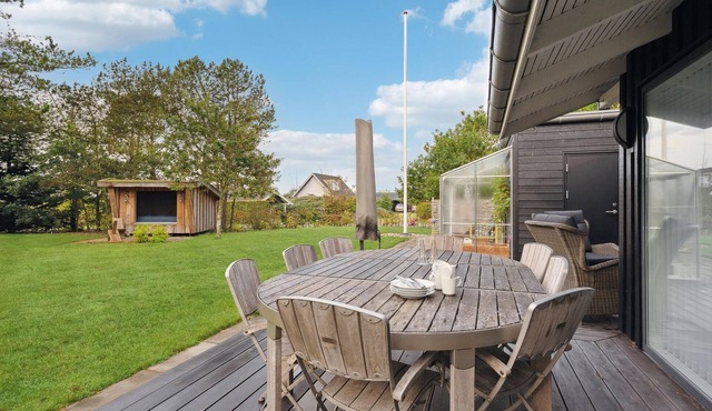 4 bedroom cozy home in Skjern