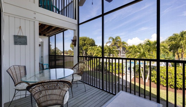 4 bedroom duplex in the desirable Dunes Neighborhood! - "Ocean Dune Sanibel"