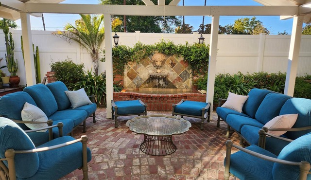 4 Bedroom Encino Home, Amazing Yard, Near Freeways and Attractions