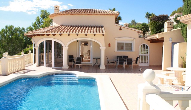 4 bedroom, 3 bath villa,large private pool 10x5m, A/Con, wifi, great views.