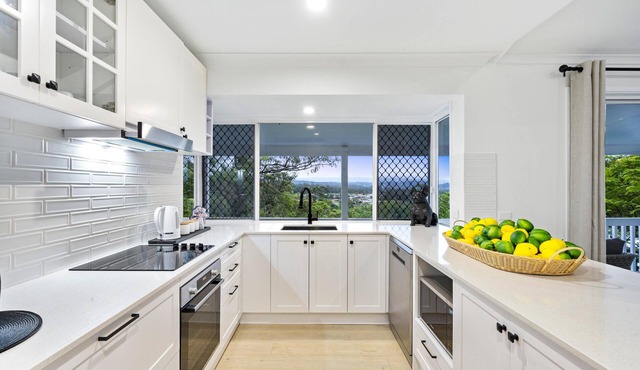 4 bedroom Family Retreat - Q Stay