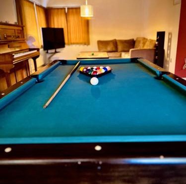 4-bedroom family villa, bath tub, billiards, piano, and fun board games