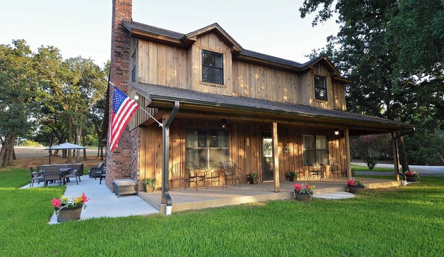 4-bedroom farmhouse in charming Burleson with WiFi, AC. Book now