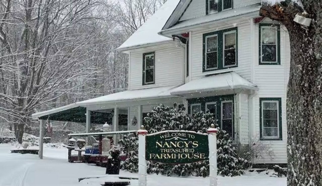 4-bedroom farmhouse in tranquil Union Dale Pa