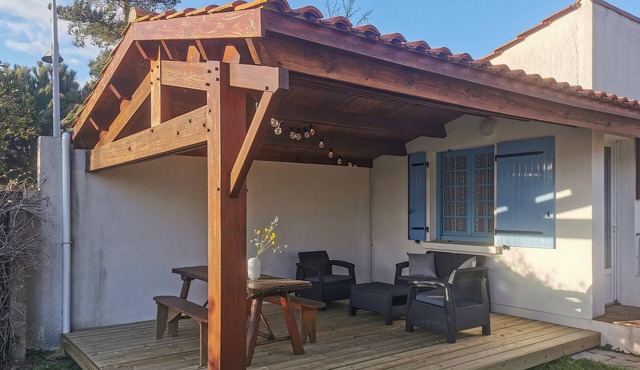 4 bedroom nice home in L'Aiguillon la Presqu'