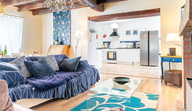 4 bedroom accommodation in La Bourtiere à Le Bus.