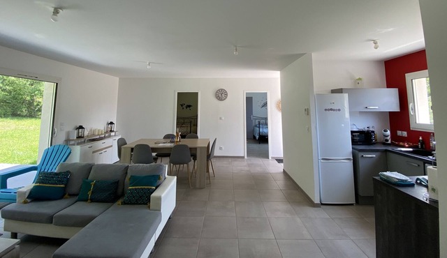 4 bedroom house with garden