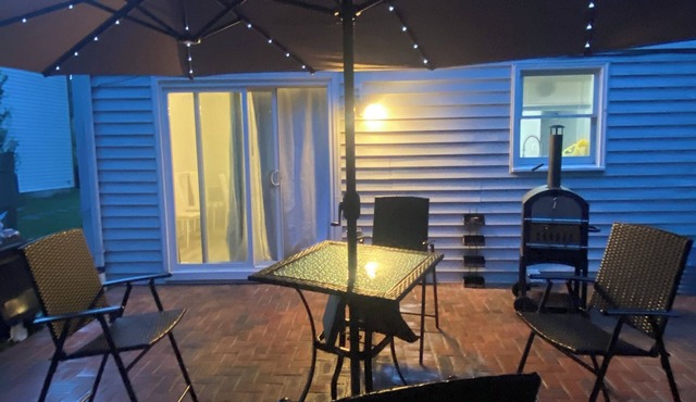 4-bedroom, free parking, private entry, house in Silver Spring