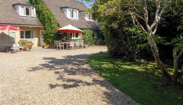 4 bedroom accommodation in Bourton-on-the-Water