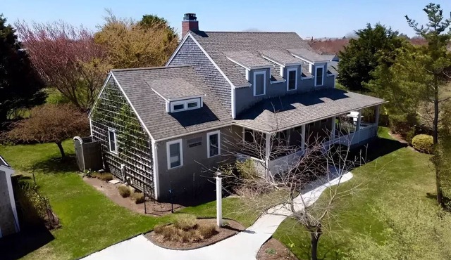 4 bedroom gem hidden down quiet lane in Sconset