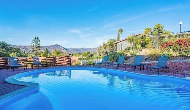 4-bedroom GEM with Mountains Views w/Pool & Basketball court, Relax & Play!