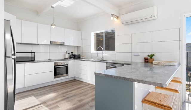 4 Bedroom Getaway with Pool