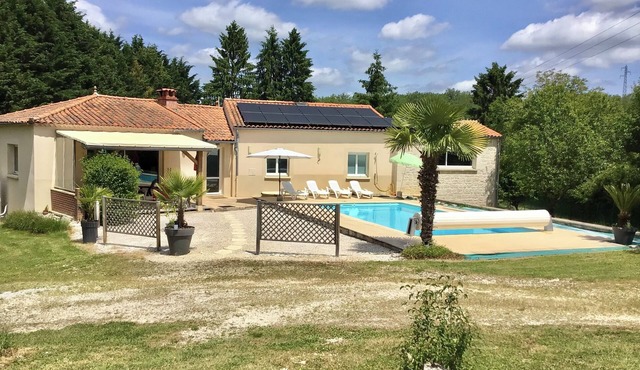 4 bedroom gîte with private pool Dordogne valley