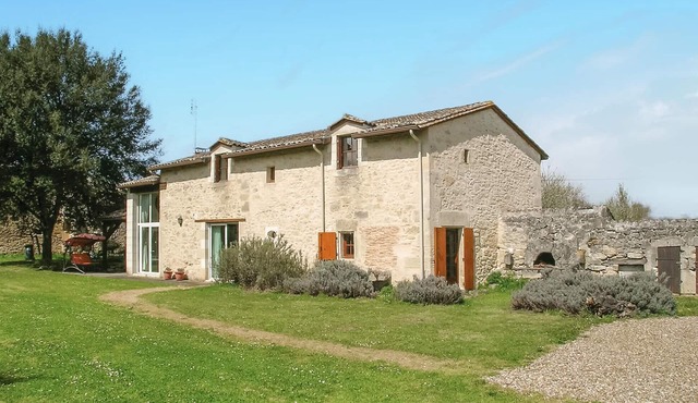 4 bedroom gorgeous home in Montpeyroux