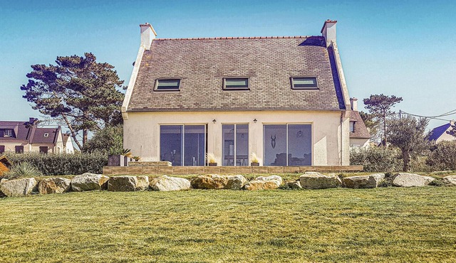 4 bedroom gorgeous home in Plouarzel