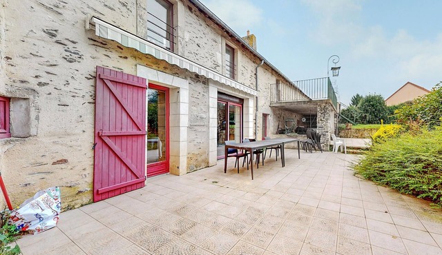 4 bedroom gorgeous home in Parennes