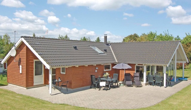 4 bedroom gorgeous home in Bogø By