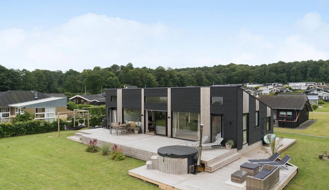 4 bedroom gorgeous home in Sjølund