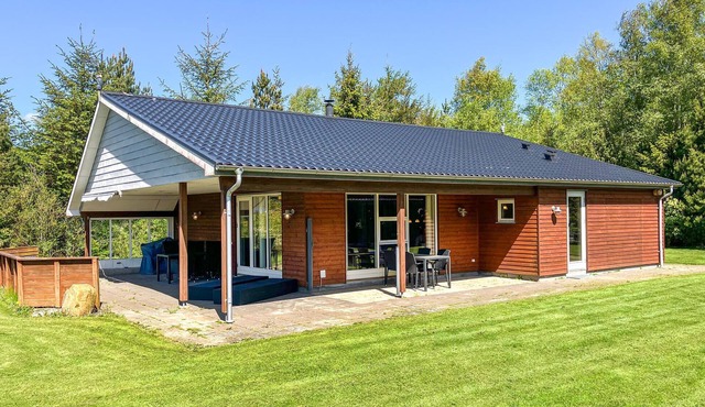 4 bedroom gorgeous home in Farsø