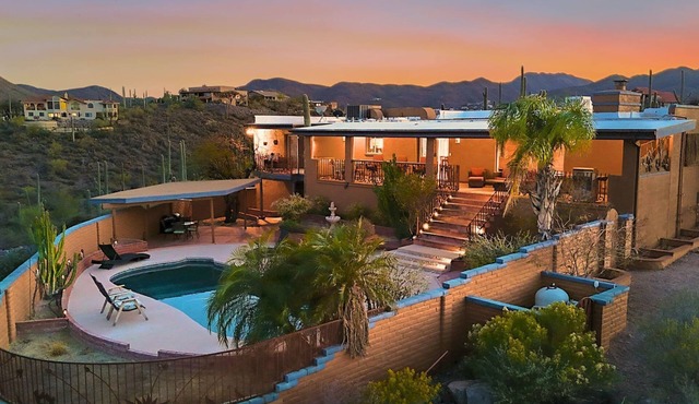 4 Bedroom Hilltop Retreat with Pool, Spa & City Views – Near Saguaro National Park & Downtown