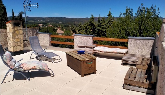 4 bedroom holiday home, garden and roof terrace