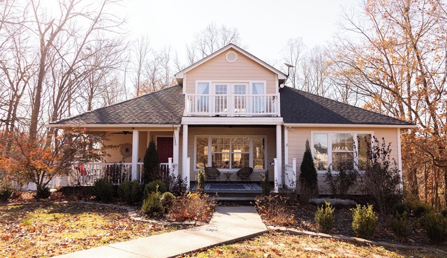 4-Bedroom Home - 2 King Beds, Summer Pool, Pool Table, Air Hockey + More