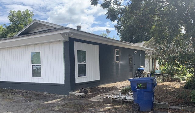 4 Bedroom Home Away From Home- REMODELED 10/21