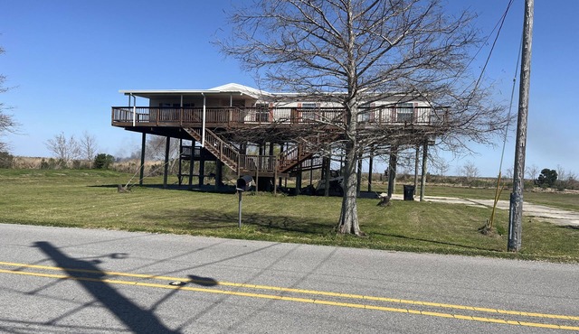 4-Bedroom Home, Delacroix Hwy, Great Fishing, AC, WIFI