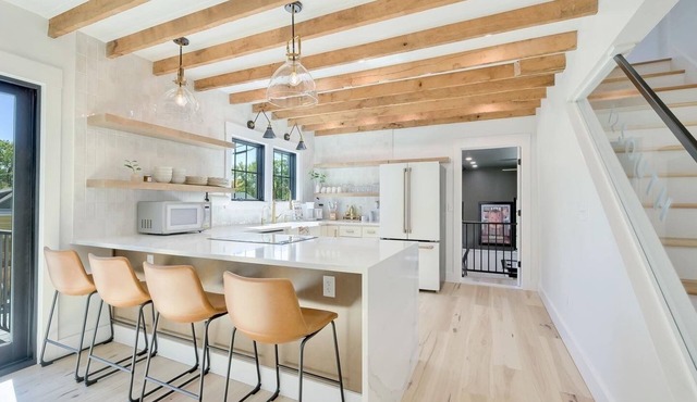 4 bedroom home downtown Nashville. Hot tub, large patio, fire pit, and game room