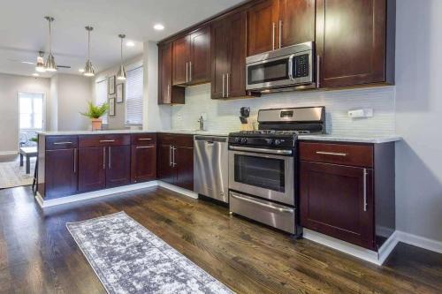 4 Bedroom Home Foosball Table Near Wrigley