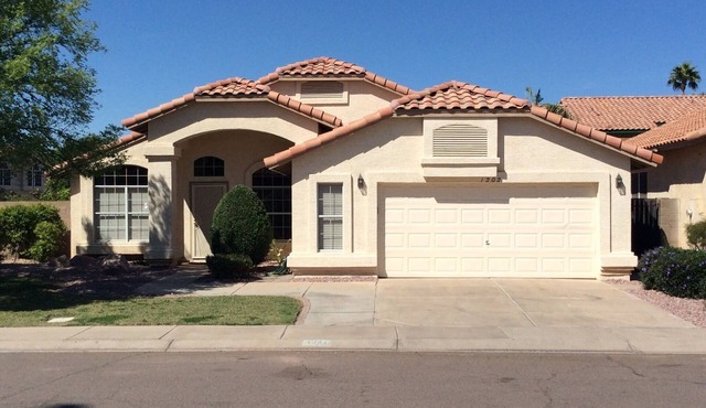 4 bedroom Home in Gilbert, Val Vista Lakes master planned community, Sleeps 8-1
