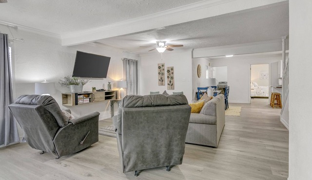 4 bedroom home in Nederland