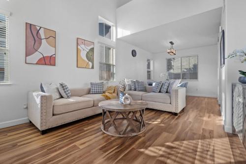 4 bedroom Home in Tracy 2 Minutes to Highway