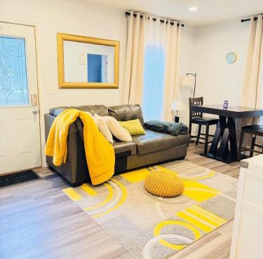 4 Bedroom Home Near MSUM and Concordia