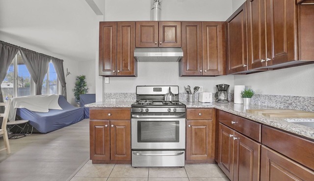 4 Bedroom Home Near LA and OC!