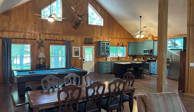 4-bedroom home on Clark’s Hill Lake with, AC, WiFi, Covered Dock & Boat Ramp.