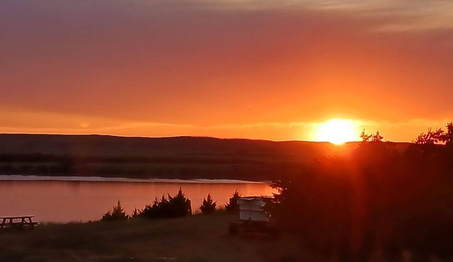 4 bedroom home on Missouri River